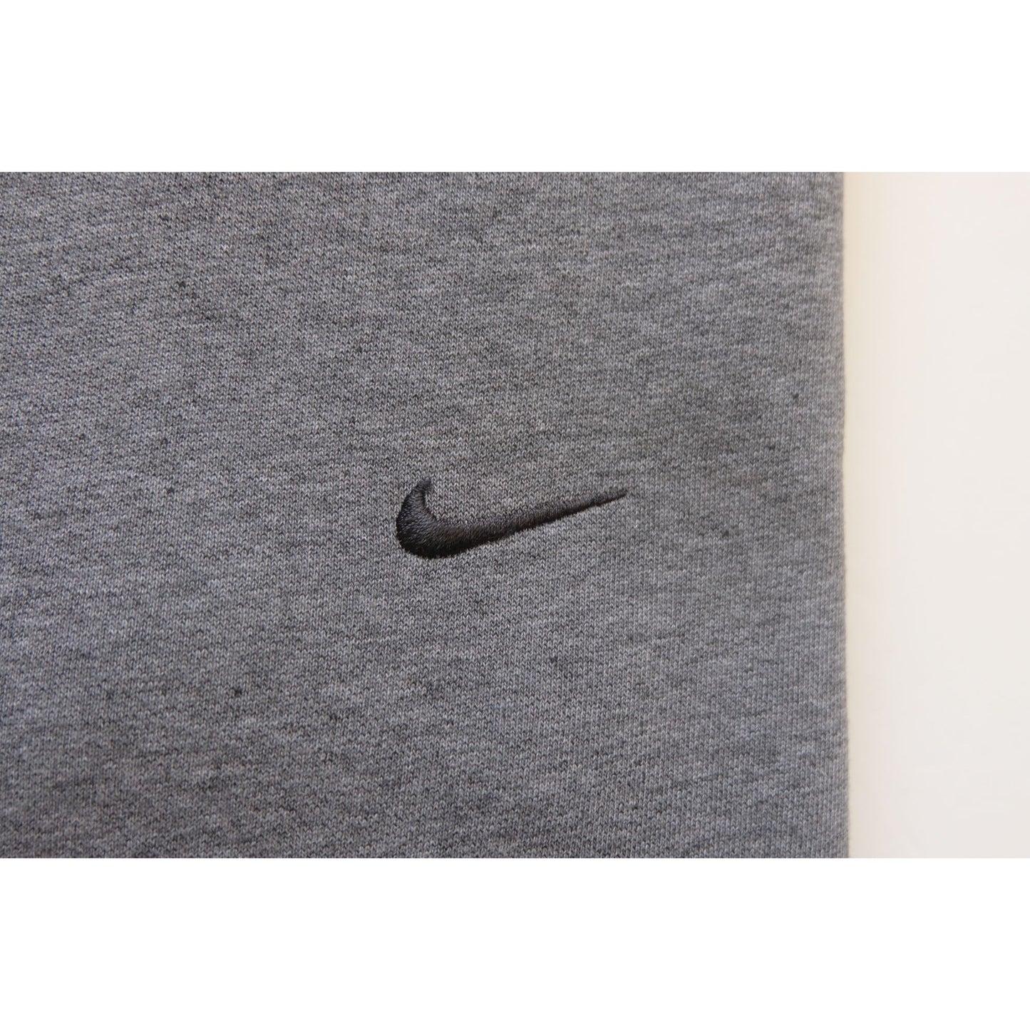 NIKE GRAY MINI SWOOSH CREW SWEATSHIRT SZ L 2004