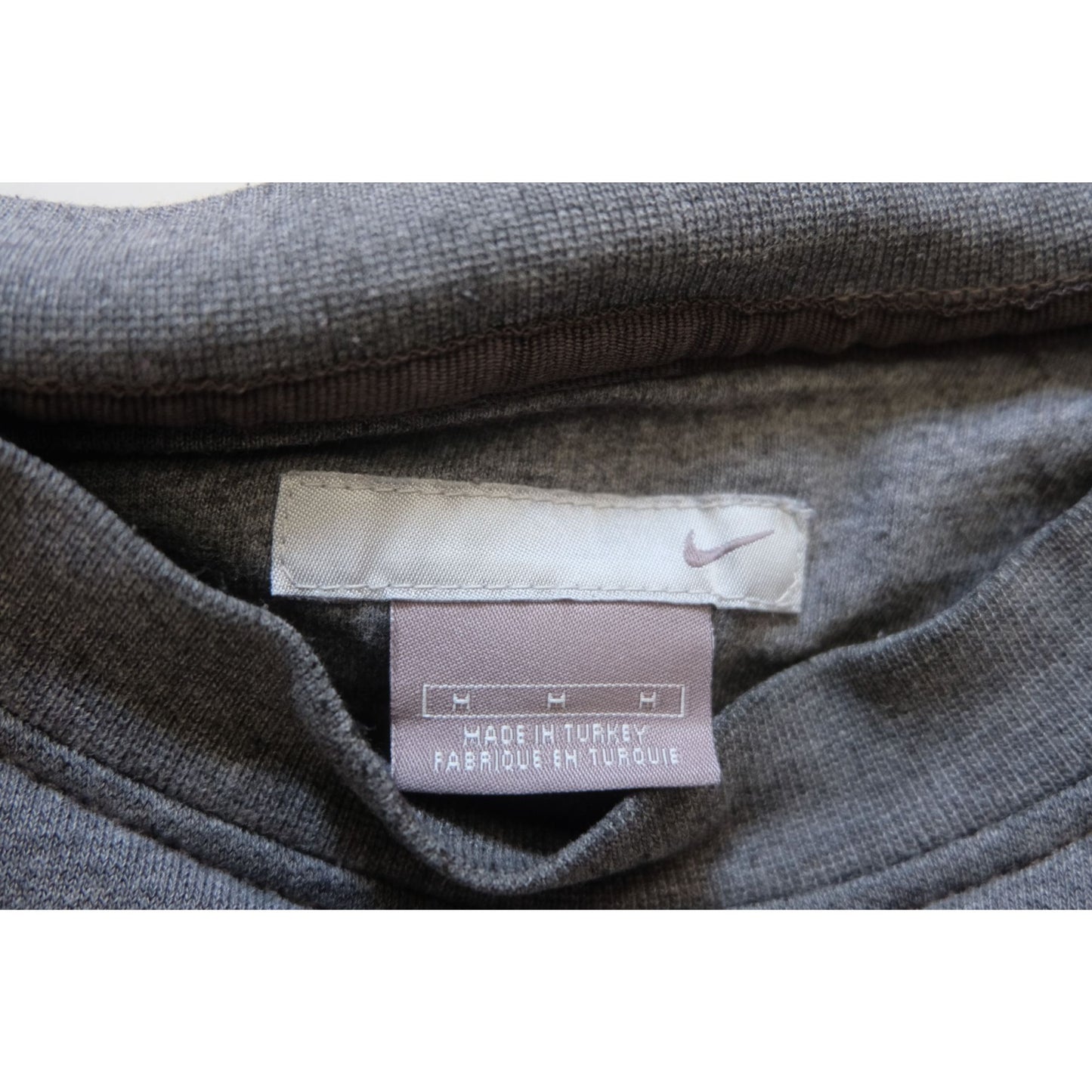 NIKE GRAY MINI SWOOSH CREW SWEATSHIRT SZ L 2004