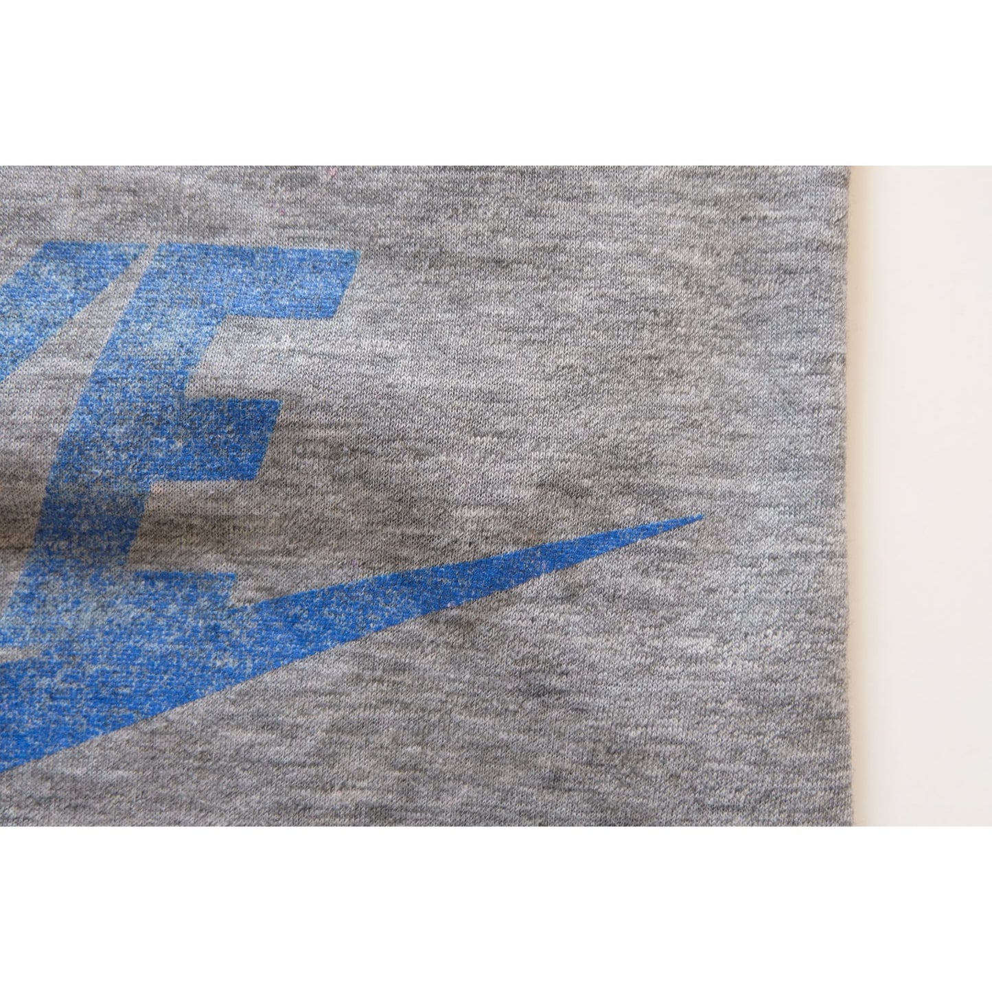 NIKE SWOOSH GRAPHIC USA MADE GRAY T SHIRT 1984 SZ M